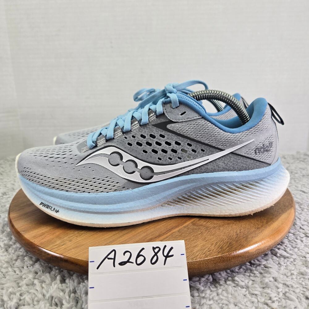 Saucony Womens 9.5 Ride 17 Cloud Breeze Athletic Gym Daily Casual Running Shoe